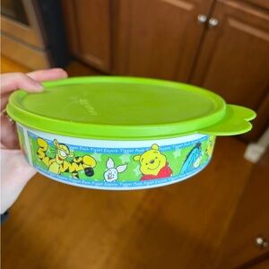 Tupperware Winnie the Pooh bowl w/lid 1405-14
